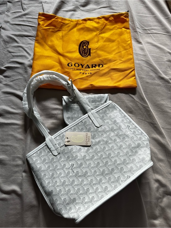 Goyard Handbags - Goyard White Small Saint Louis Tote - Classic Goyardine Pattern